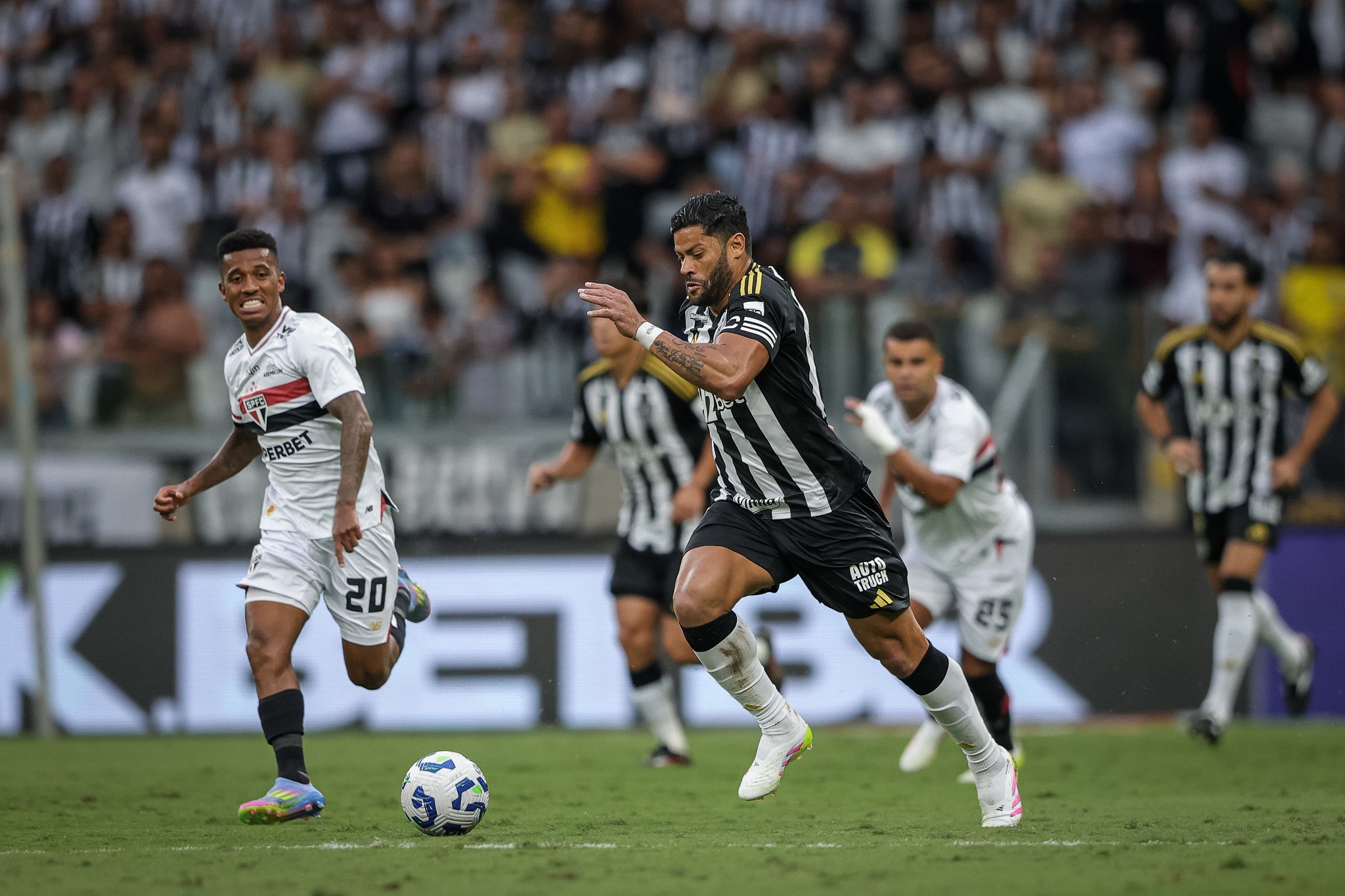 Atlético enfrenta o São Paulo pelo Brasileirão