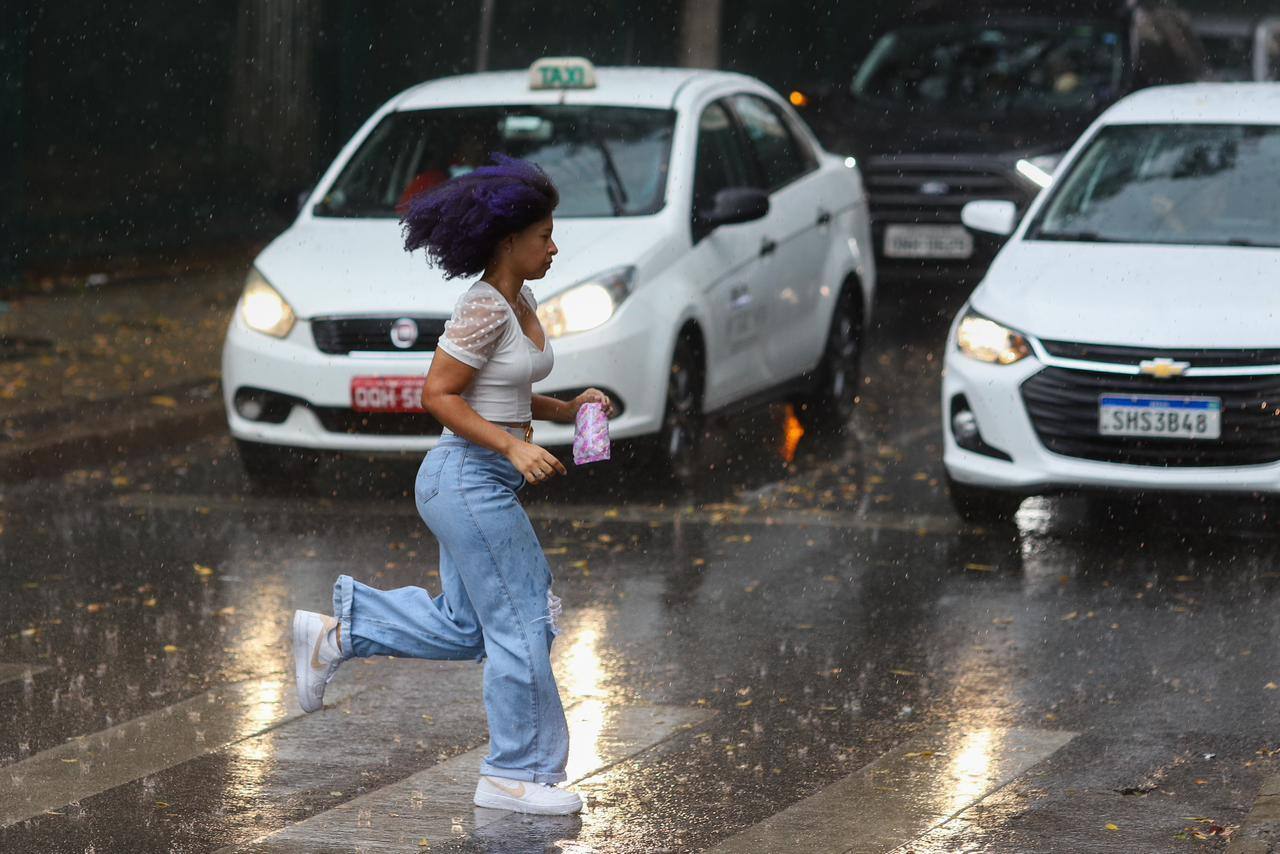 Chuvas estão previstas até às 10h desta quinta-feira (6 de março)