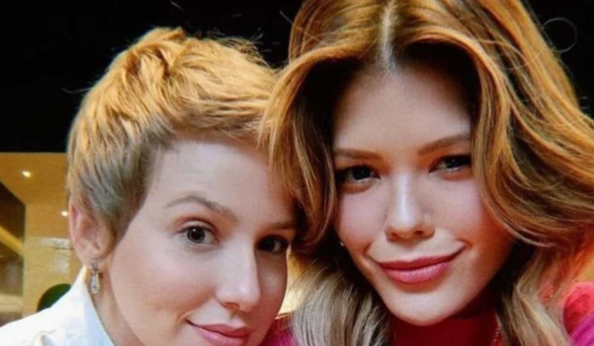O anúncio do fim do noivado de Vitória Strada e Marcella Rica terminam noivado foi feito por ambas em suas respectivas redes sociais.