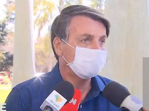 Bolsonaro diz ter tomado cloroquina com azitromicina após sintomas de Covid-19