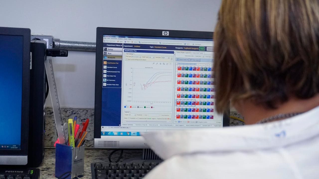 Laboratórios da Funed: testes para o novo coronavírus