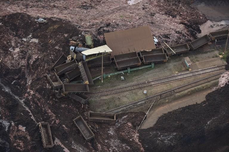 Rompimento da barragem da Vale causou devastação em uma vasta região e provocou centenas de mortes