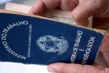 Em relação a dezembro, o número de desempregados aumentou