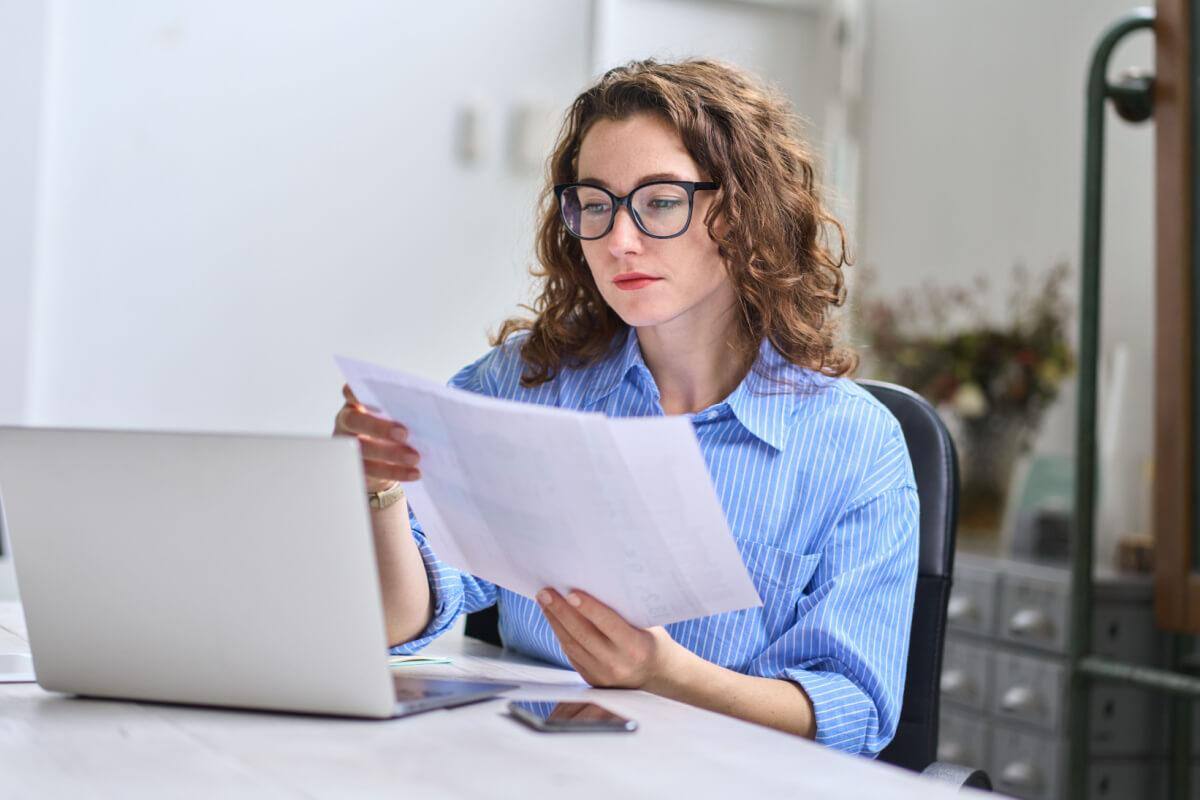 Apesar da maior escolaridade, mulheres no Brasil enfrentam desigualdade salarial em relação aos homens