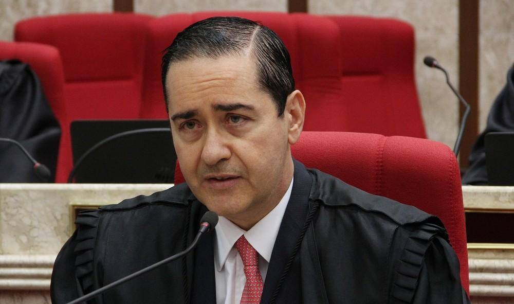 Carlos Eduardo Thompson