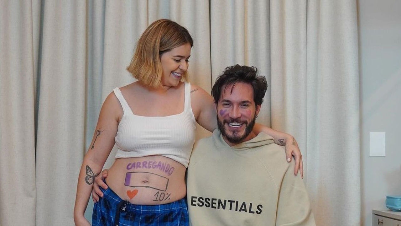 Viih Tube mostra barriga de grávida ao lado do marido Eliezer