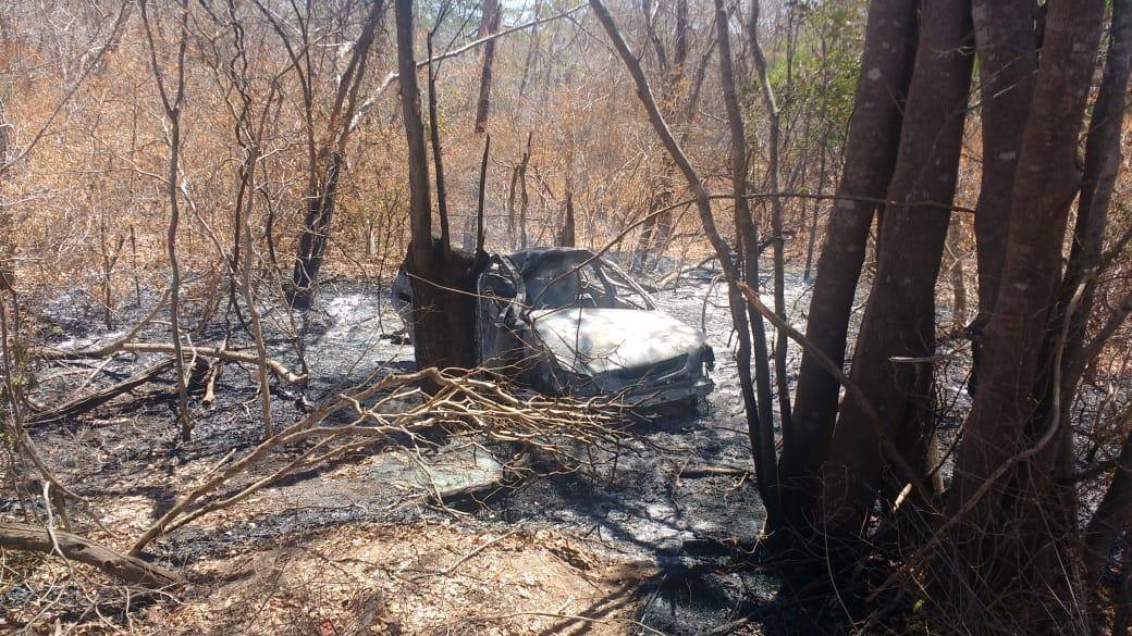 Carro tinha placa de Patrocínio e ficou completamente destruído