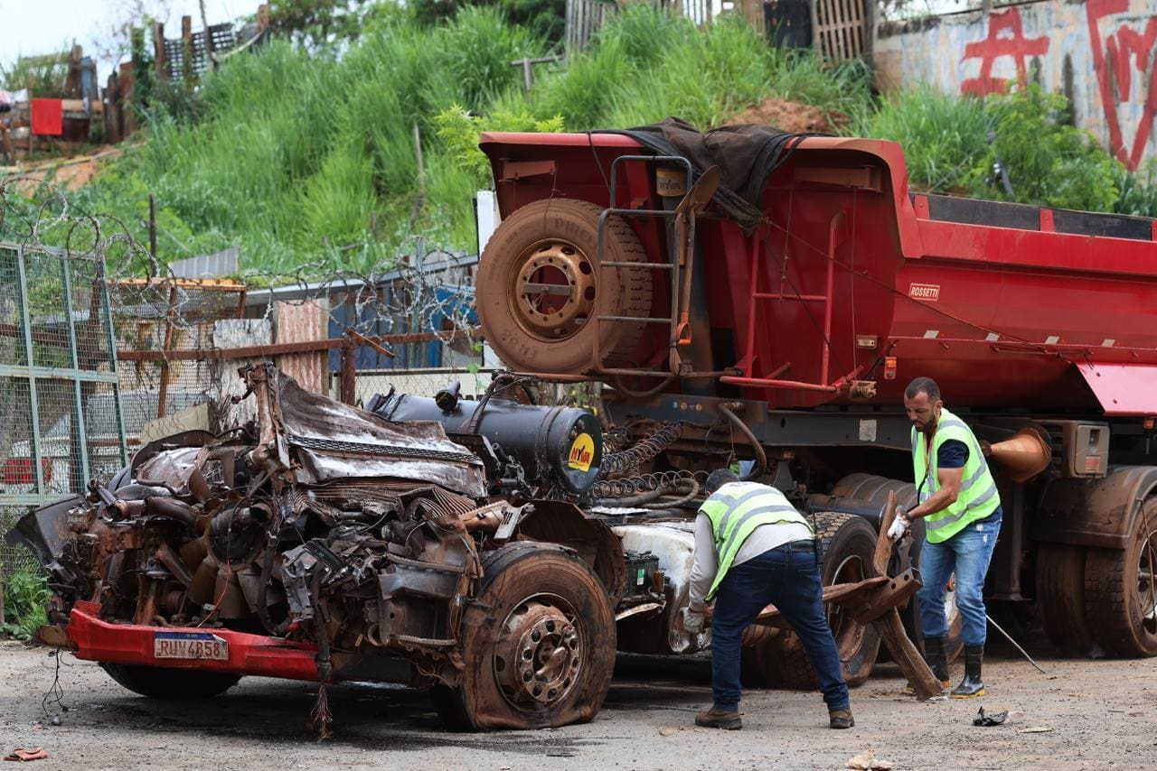 Acidente envolvendo cinco carretas deixou 3 pessoas feridas em janeiro deste ano no Anel Rodoviário de BH