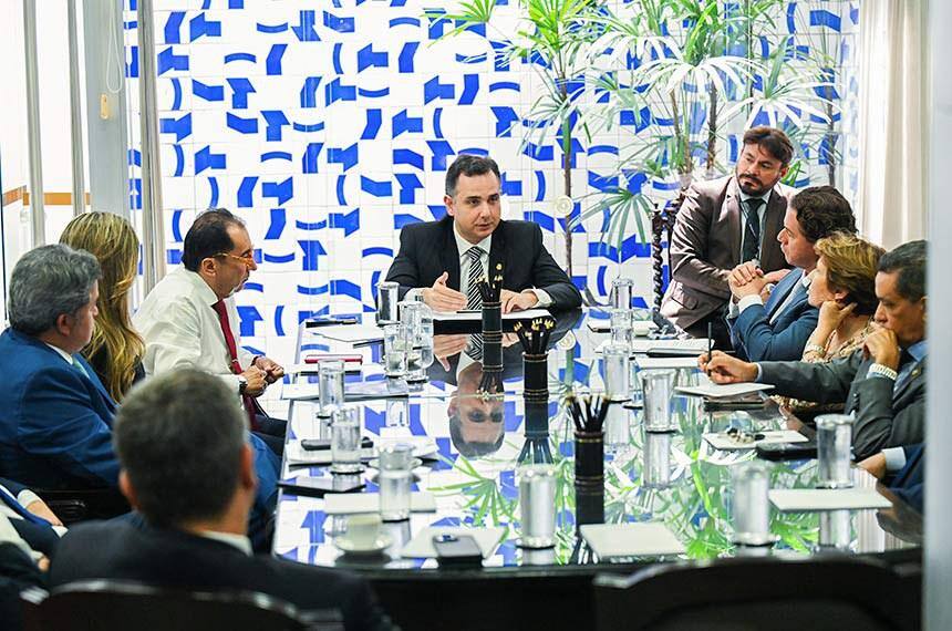 Pacheco se reuniu com líderes partidários para discutir MP que limita desoneração da folha