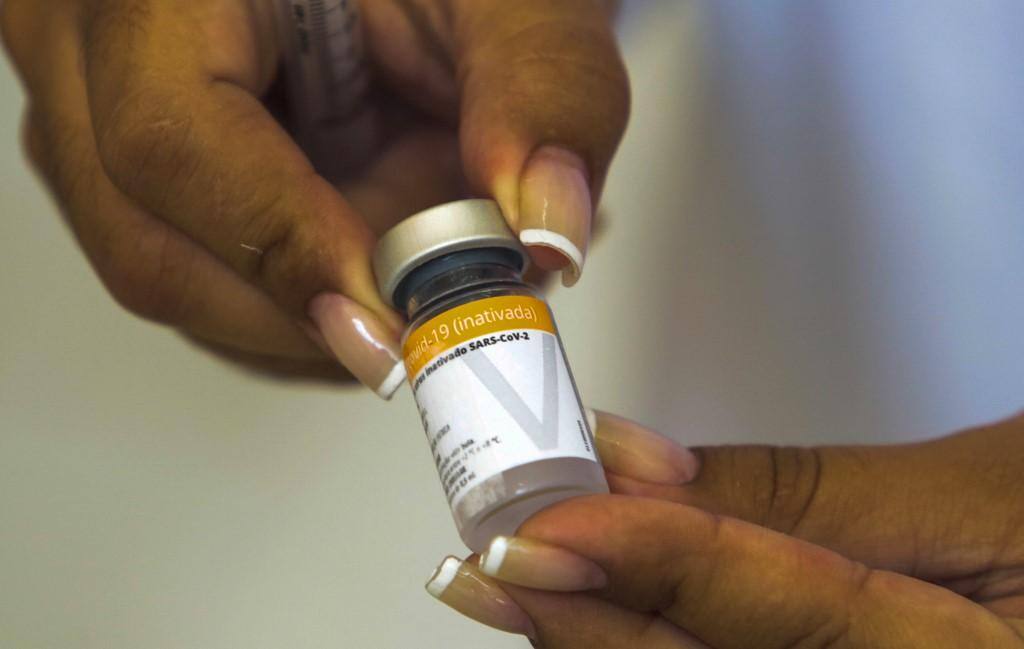 Vacina CoronaVac - imunização - vacinação - dose - Butantan
