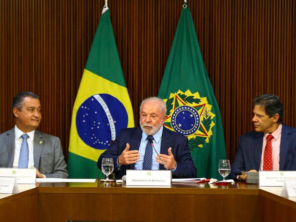 Programa recebeu o aval do presidente Lula (centro) e passou por articulação dos ministros Rui Costa (esquerda) e Fernando Haddad (direita)