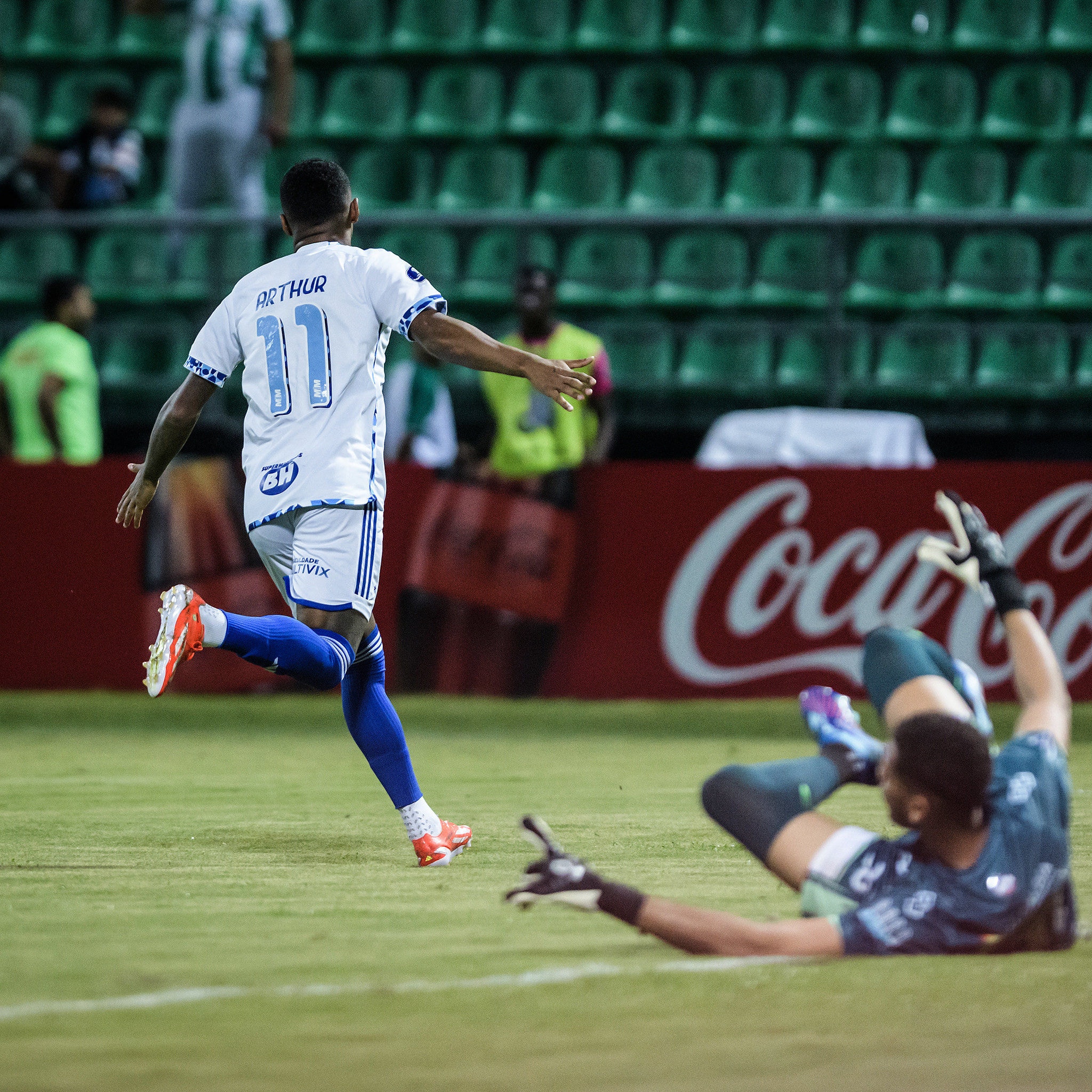 Arthur Gomes foi o autor do segundo gol do Cruzeiro contra o Alianza