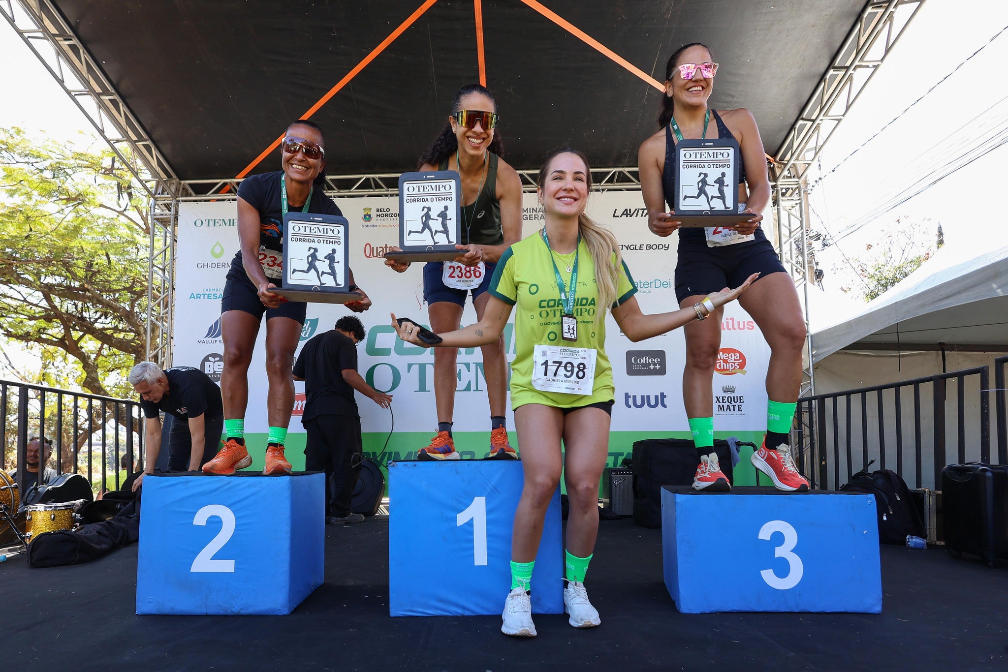 Vencedoras nos 10 km: Ana Carolina de Almeida, Claudia Gonçalves e Gisele Gosta, respectivamente em 1º, 2º e 3º
