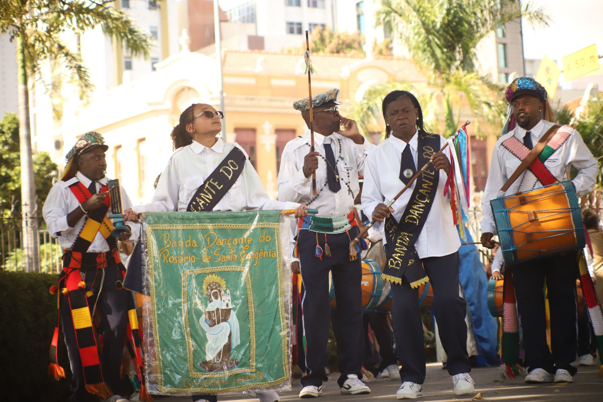 Banda Dançante do Rosário de Santa Efigênia, de Conselheiro Lafaiete, participou do lançamento do projeto Caminhos do Rosário no Palácio da Liberdade