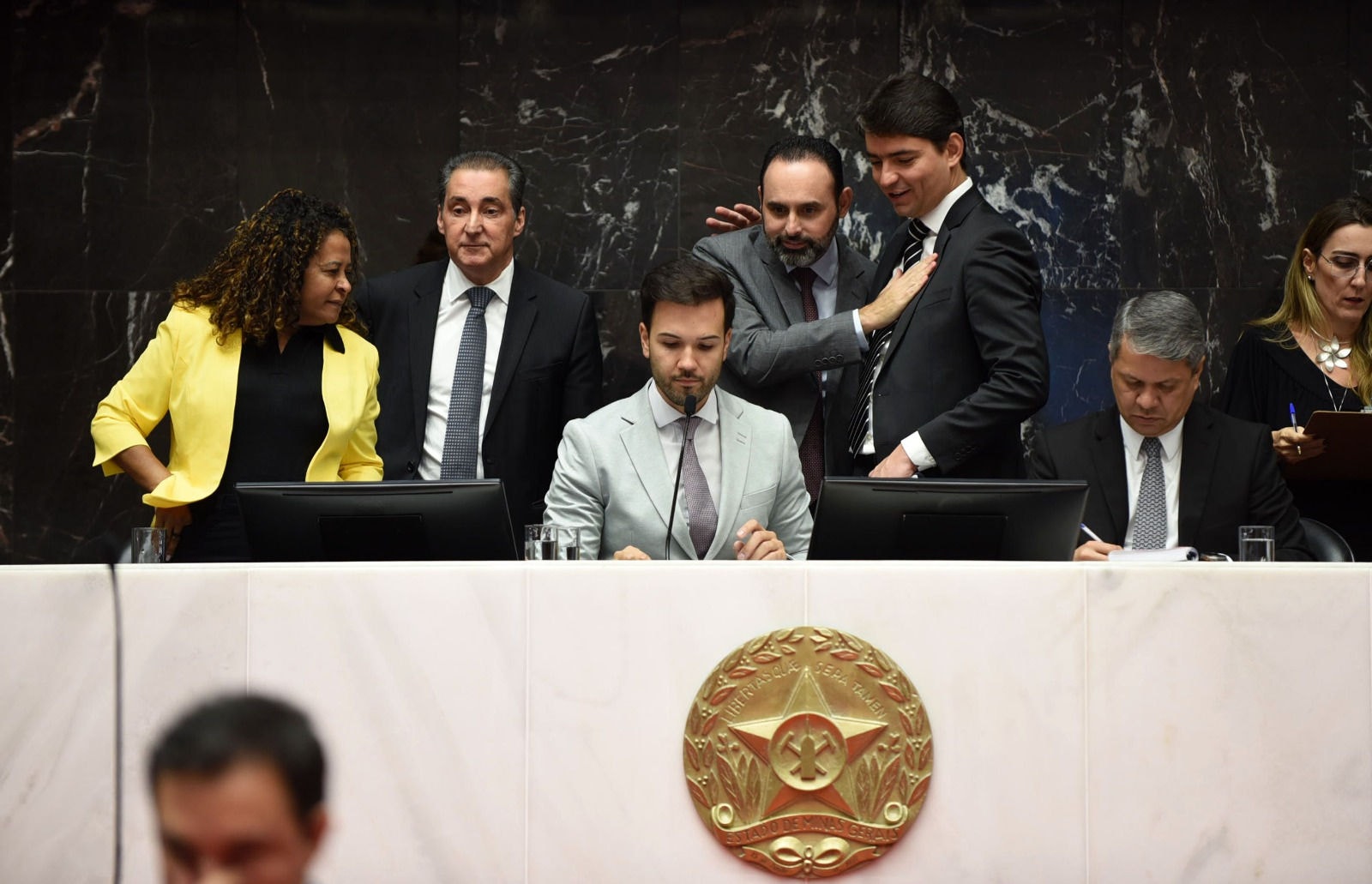 Deputados assinaram emenda que eleva reajuste dos servidores para 4,62% 