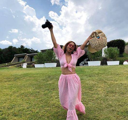 Beyoncé celebra aniversário usando bolsa de marca brasileira