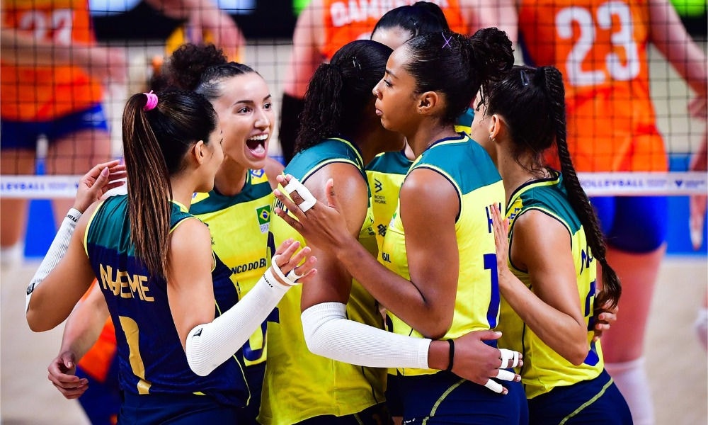 A seleção brasileira feminina está invicta na Liga das Nações de vôlei