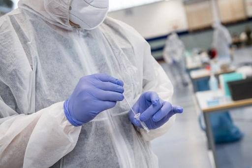 EUA e Brasil estão com altos índices de contaminação de Covid-19