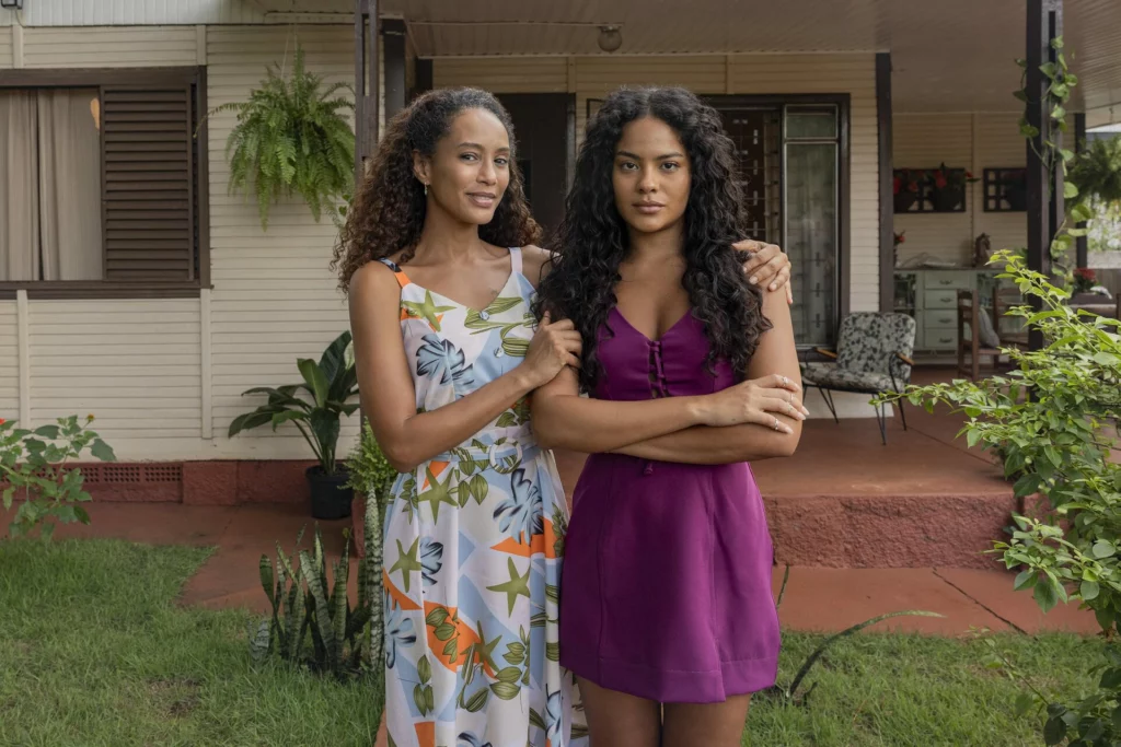 Raquel (Taís Araújo) e Maria de Fátima (Bella Campos) em Vale Tudo