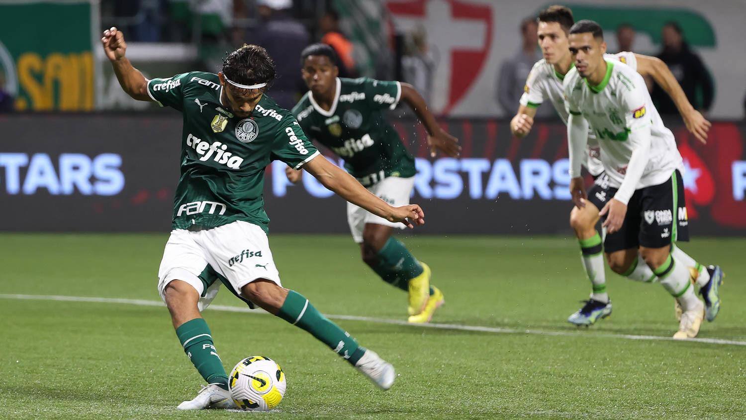 Gustavo Scarpa já marcou dois gols diante do América