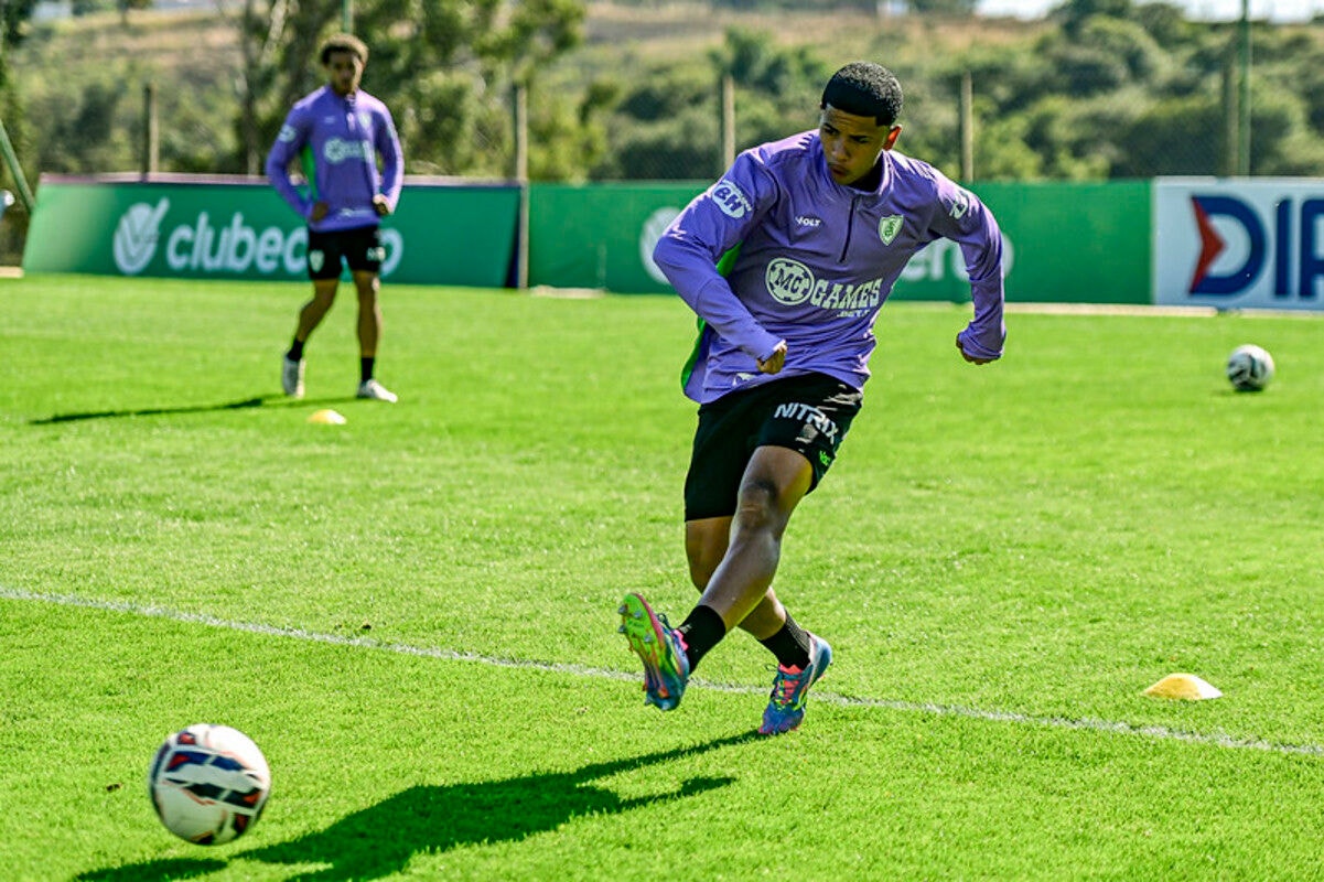Jogadores do Coelho treinaram na manhã deste sábado