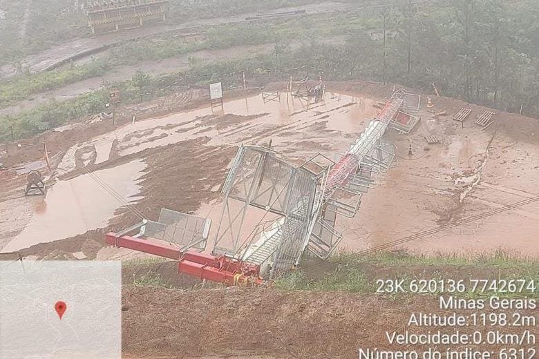 Torres de apoio de barragens da Vale caem em Itabiritojpeg