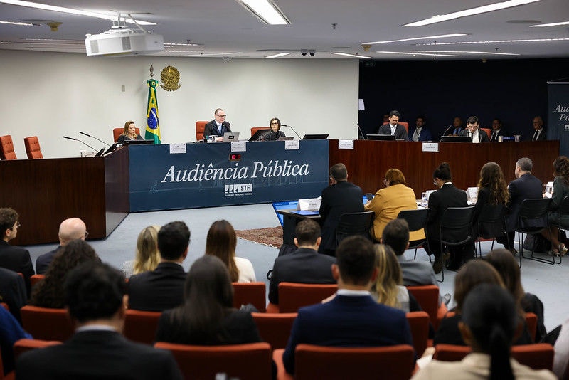 Ministro Cristiano Zanin durante audiência pública no Supremo Tribunal Federal para debater uso de softwares espiões