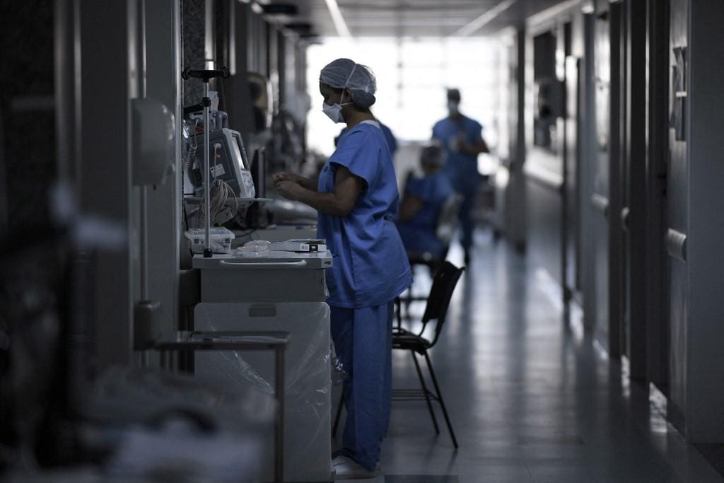Profissional de saúde no Hospital Santa Casa - Covid - coronavírus - médico - enfermeira - enfermagem - Belo Horizonte