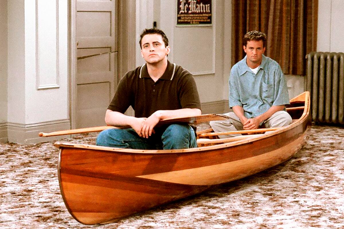 Matt LeBlanc e Matthew Perry em cena da série 'Friends'