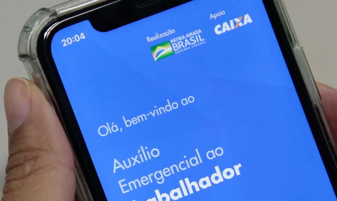 Auxílio emergencial em dinheiro começa a ser pago dia 27