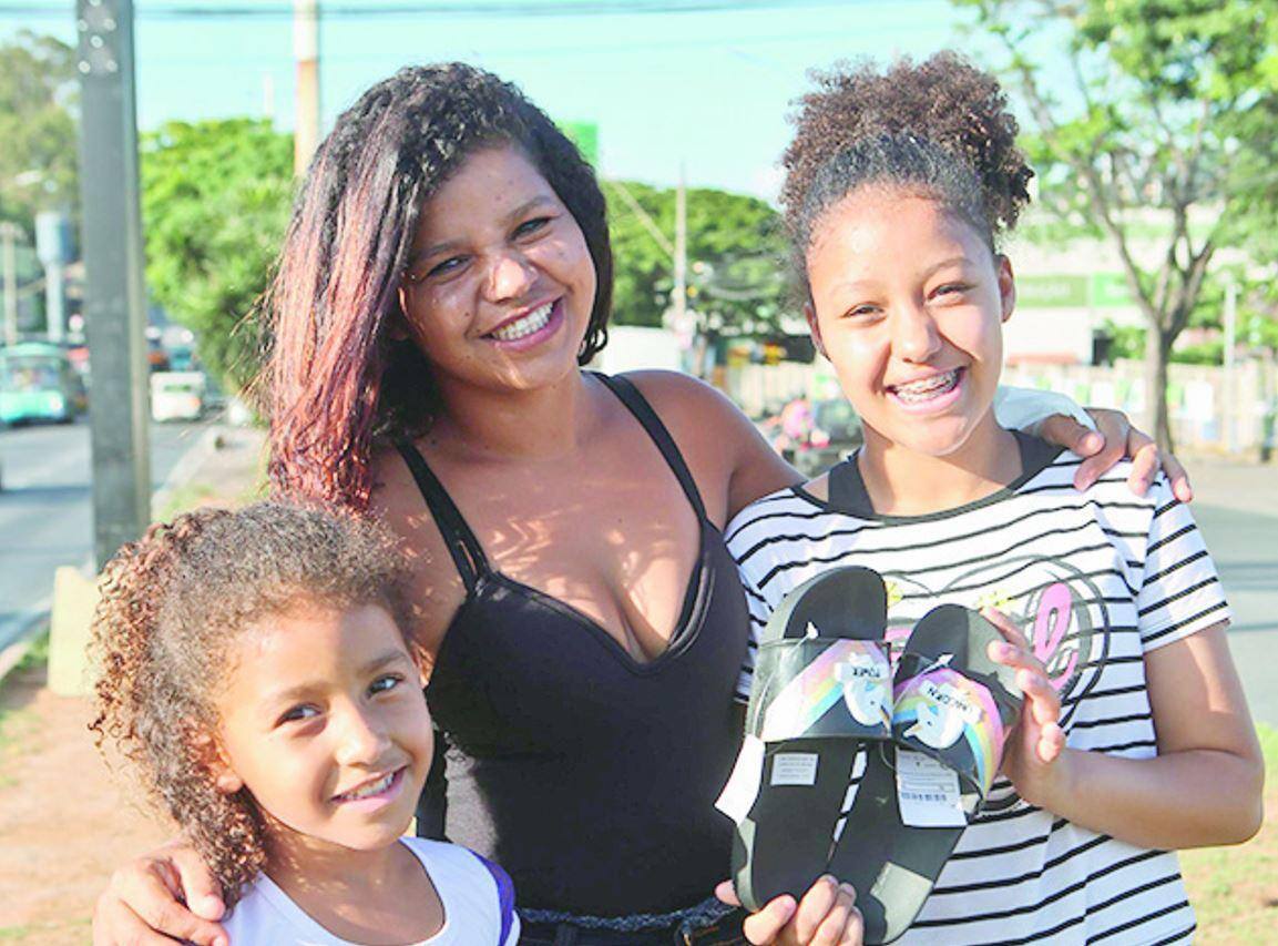 Michelly Sales não quis deixar o Natal em branco para as filhas