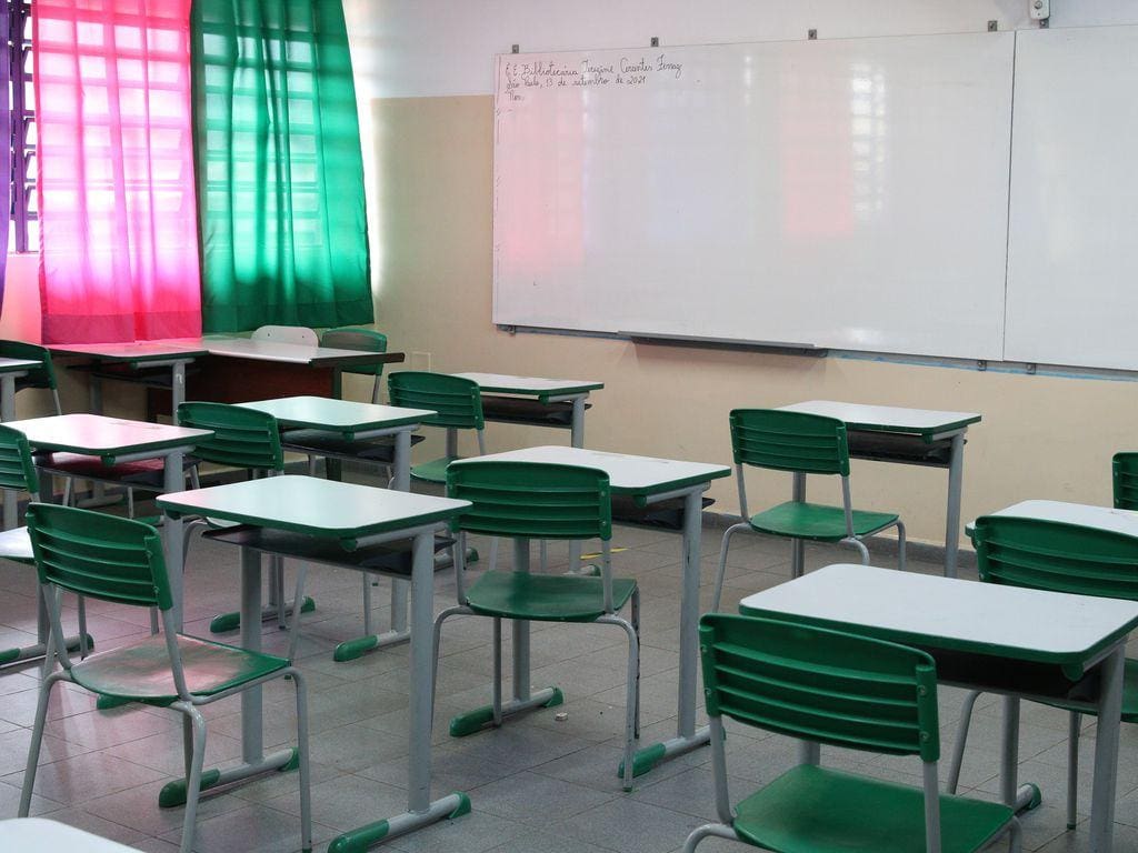 Imagem ilustrativa de uma sala de aula