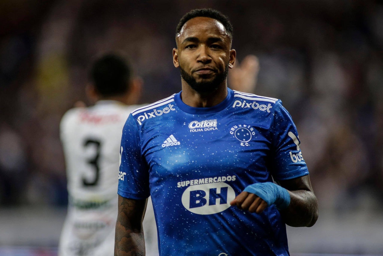 Rafa Silva teve diagnosticada a ruptura total do tendão do joelho direito