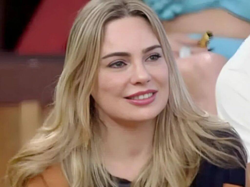 Rachel Sheherazade, 50, foi criticada por seguidores