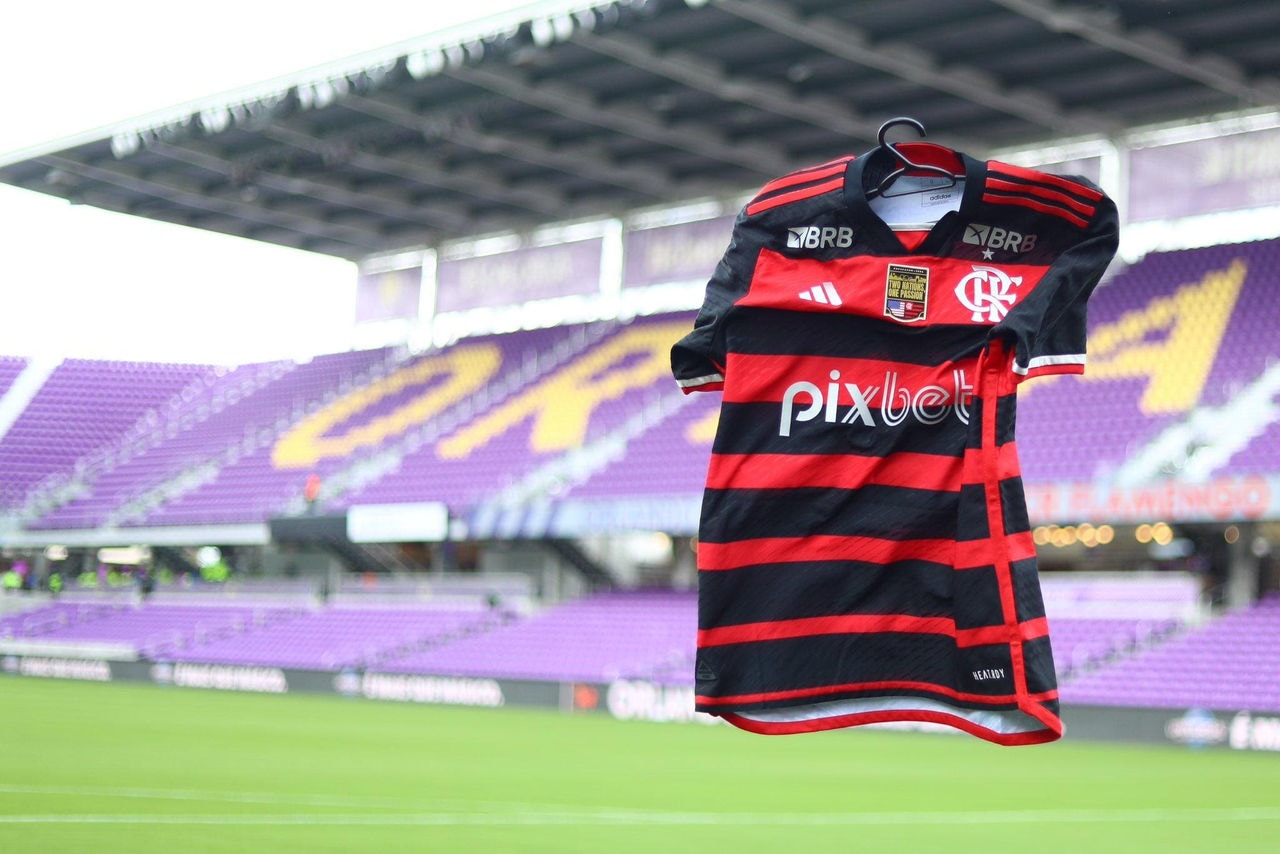 Camisa do Flamengo no estádio do Orlando City