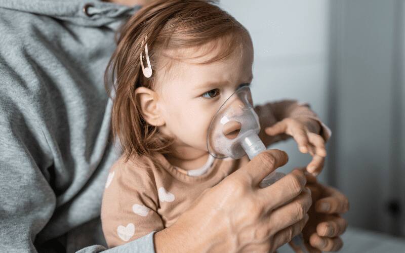 Bronquiolite é provocada pelo vírus sincicial respiratório (VSR) e afeta principalmente crianças e idosos
