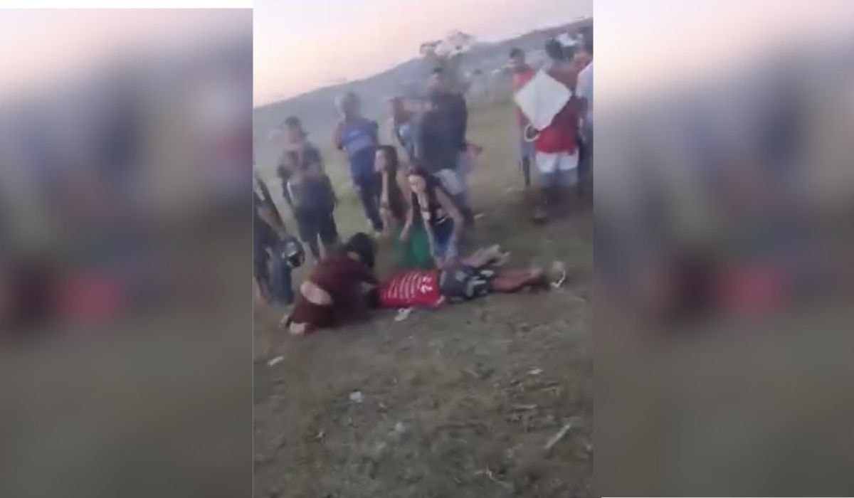 Jovem de 21 anos teria se desentendido com sobrinho de suspeito de cometer o crime