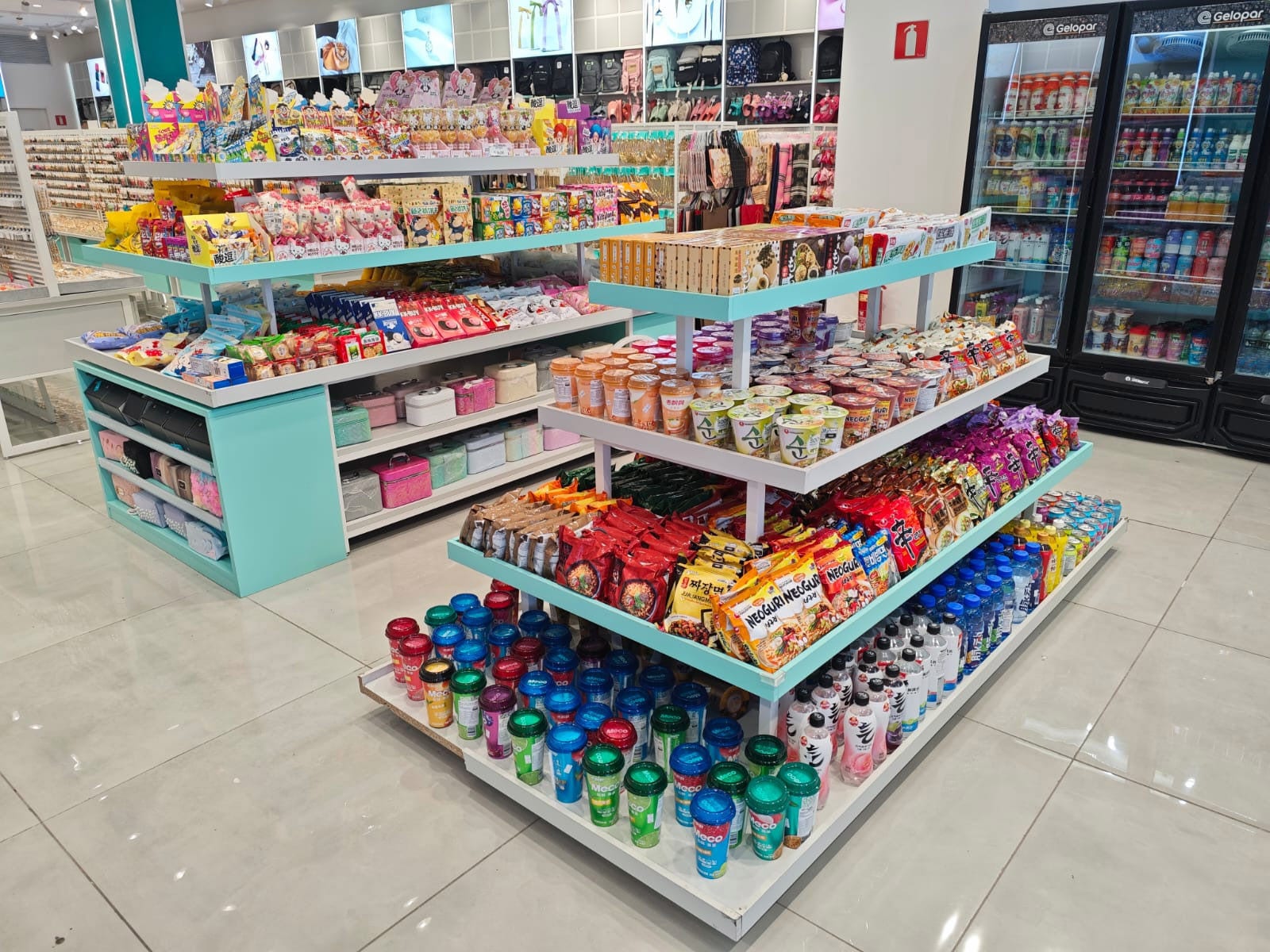 A proposta da marca é unir produtos nacionais e importados de países asiáticos