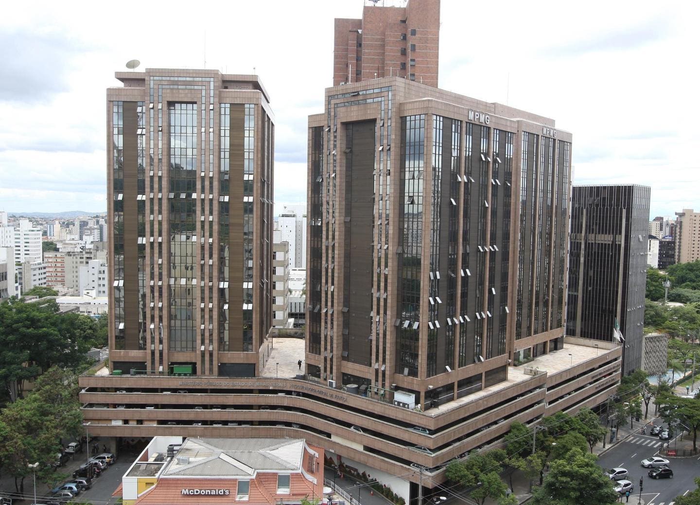 Vista fachada do predio MPMG ( Ministeri Publico de MInas Gerais