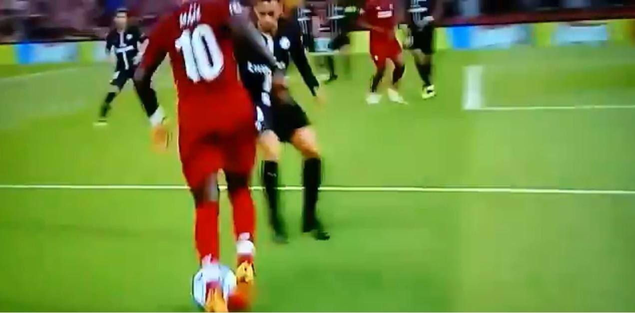 Neymar marcando? Mané aplica drible desconcertante em brasileiro do PSG