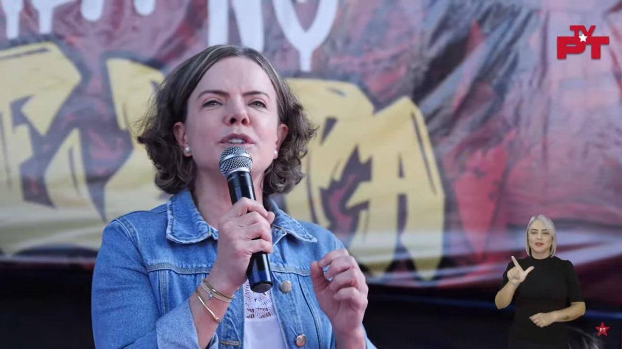Na imagem, a presidente do PT, Gleisi Hoffmann