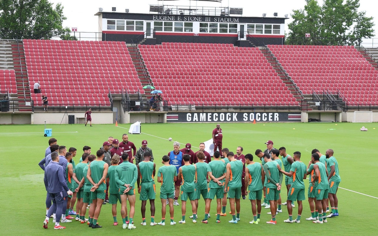 Elenco do Fluminense em treino na Universidade da Carolina do Sul (Foto: Marcelo Gonçalves/FFC)