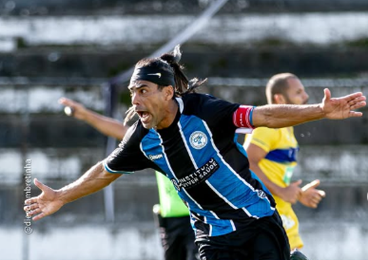 Araújo voltou a jogar profissionalmente neste ano