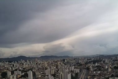 Defesa Civil alerta para possibilidade de chuva nesta tarde de domingo