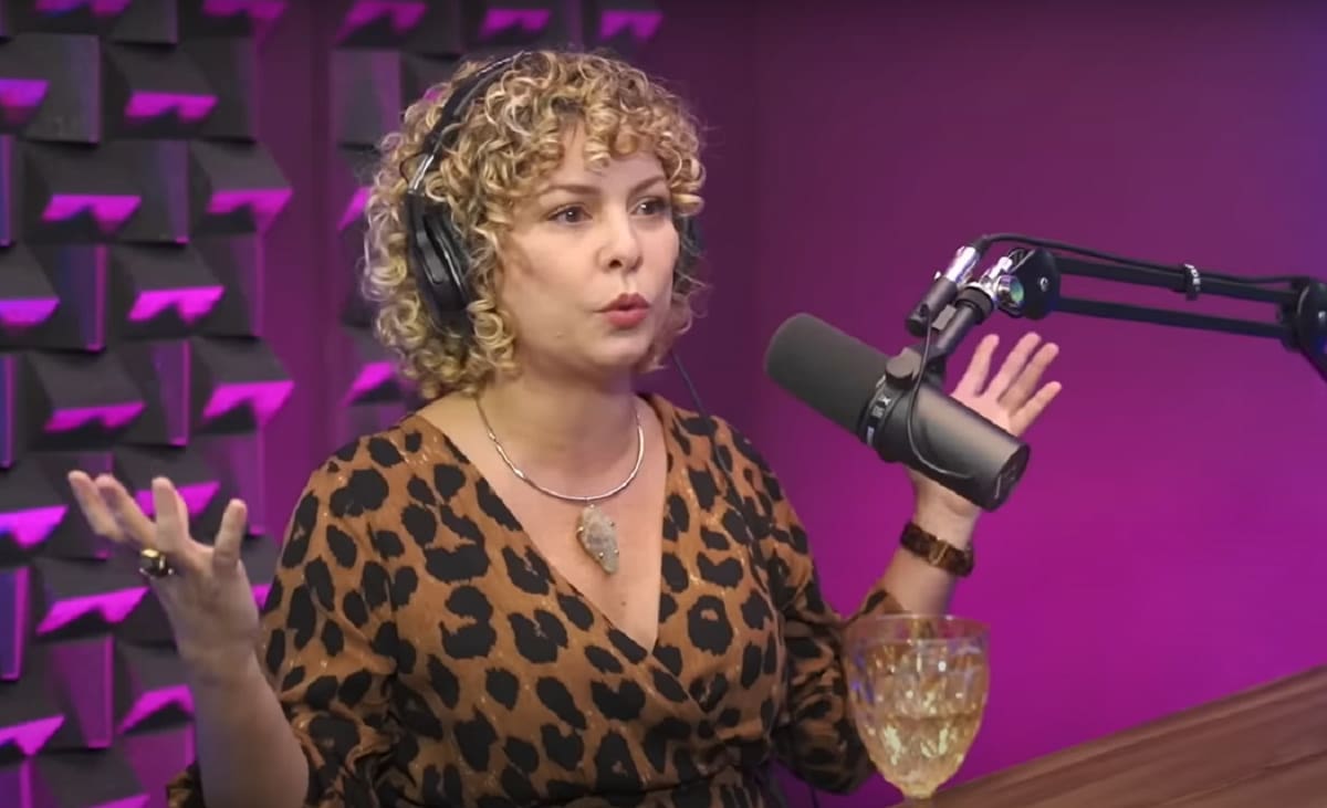 Atriz Bárbara Borges relembrou episódios de assédio durante entrevista ao podcast Papagaio Falante