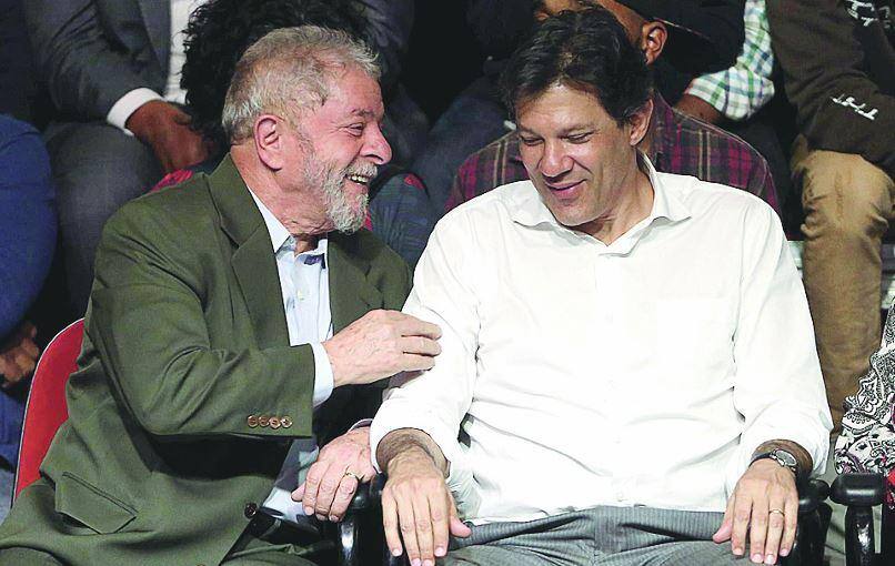 Lula incentiva Fernando Haddad a viabilizar sua candidatura; ele não nega a possibilidade