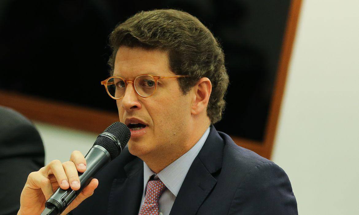 Ricardo Salles foi alvo de operação da PF nesta quarta-feira