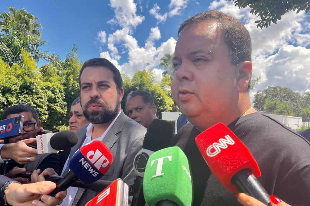 Deputados Guilherme Boulos e Elmar Nascimento confirmaram troca de relatorias do Minha Casa, Minha Vida após reunião com Arthur Lira nesta quinta-feira (13)