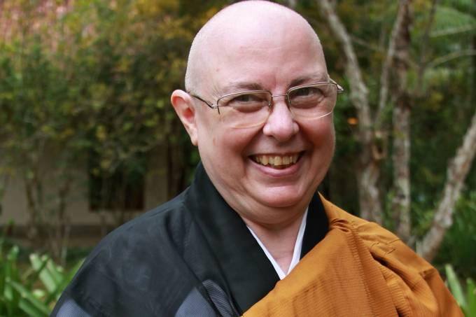 Kathy Havens, a monja zen Isshin, abordará o círculo budista