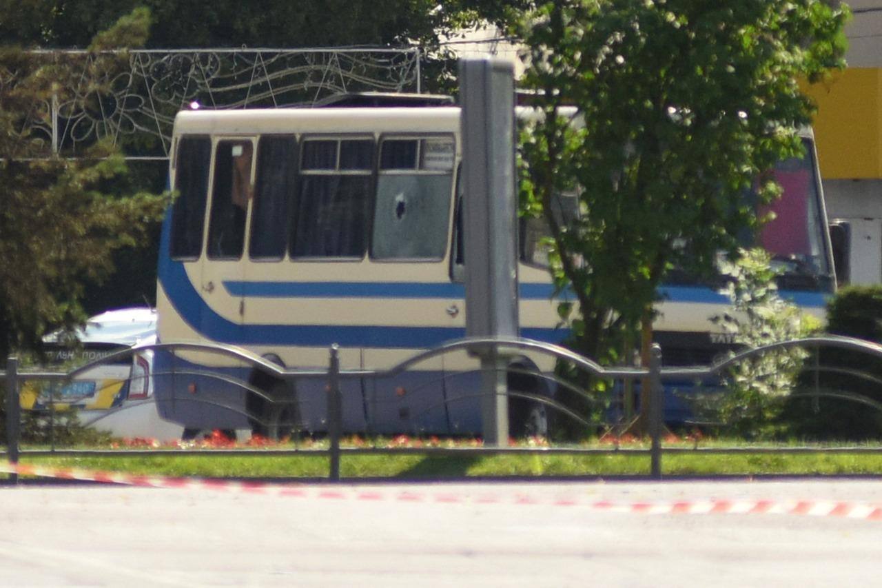 Homem mantém reféns em ônibus na Ucrânia